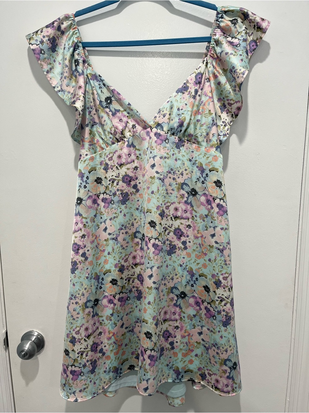Altar’d State Floral V-Neck Flutter Sleeve Bow Back Dress Sz L